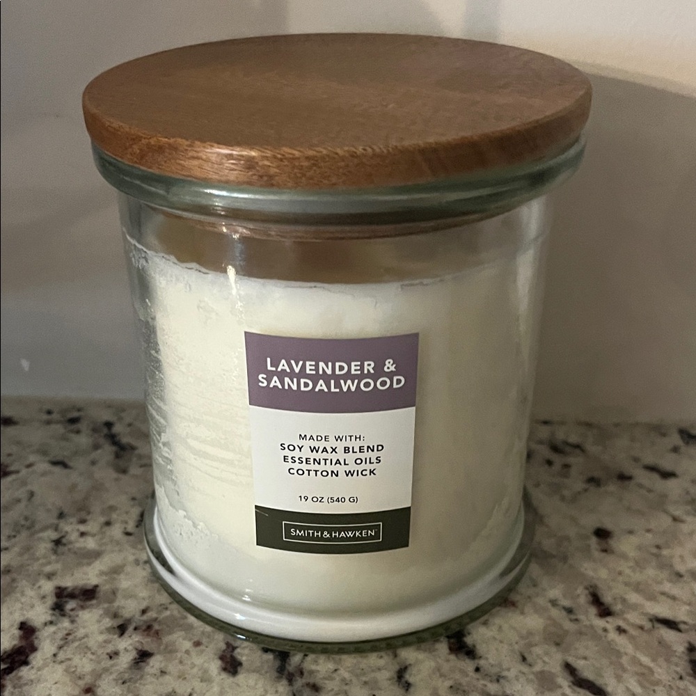 Smith & Hawken Lavender & Sandalwood Candle with Wooden Lid - White. New